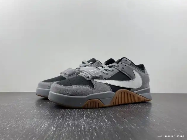 Reps LUCY X CHECK JORDAN FZ8117-001 THE CUT TRAVIS SCOTT 0501